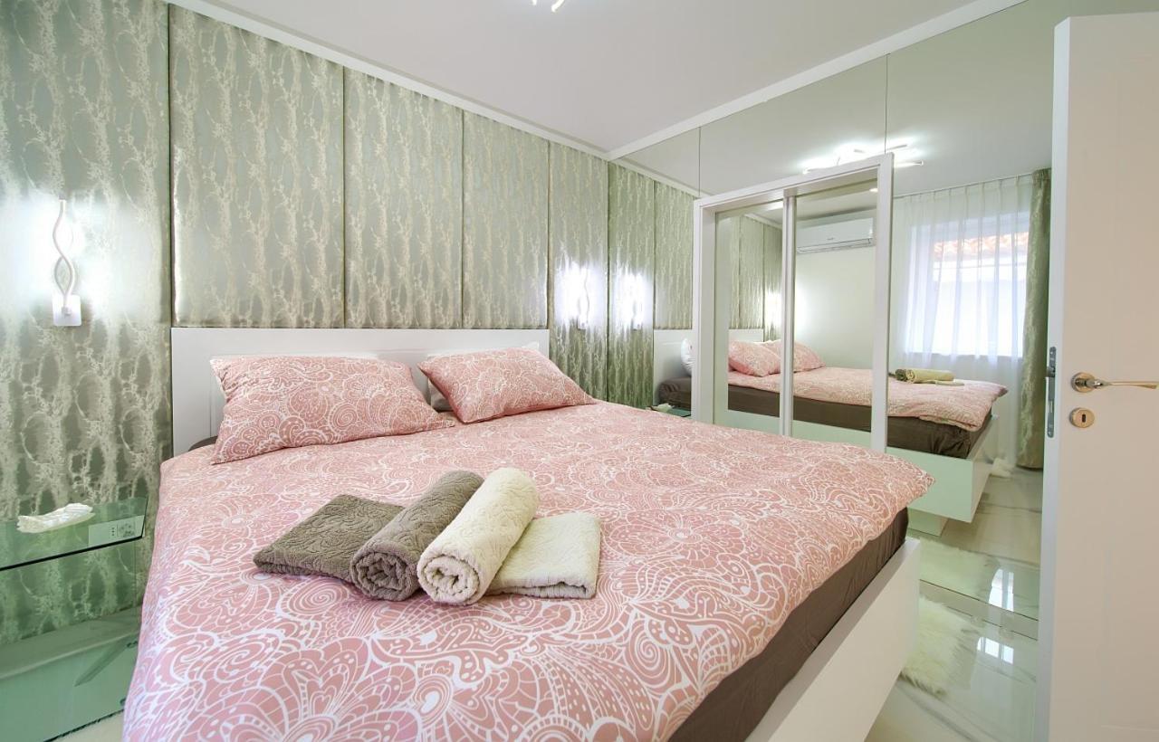 Casa Aurelia - Aurelia Design Apartment คิร์ก ภายนอก รูปภาพ